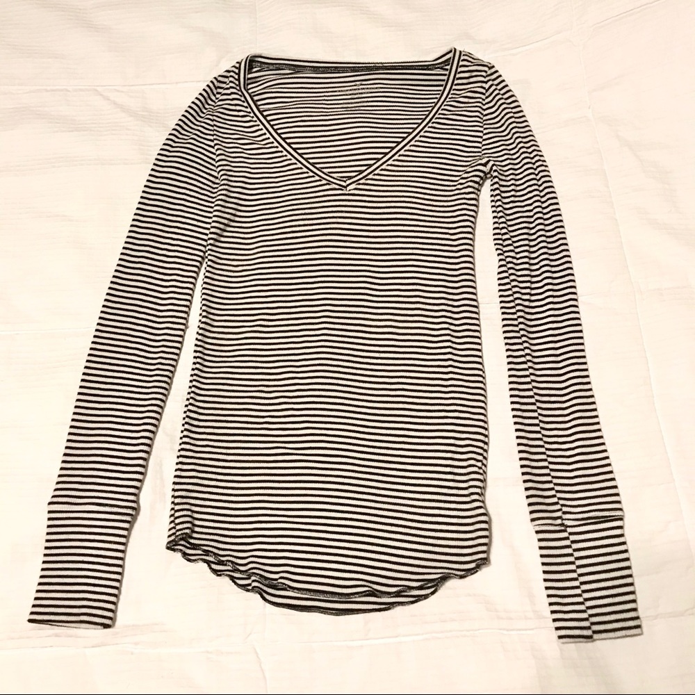 Fitted American Eagle top